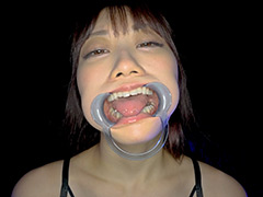 yacchiman-0083【本編フル視聴】 【個人撮影】笠木いちかの口内観察 舌を磨いて指しゃぶって開口器で口内見せながら喜悦（よが）る